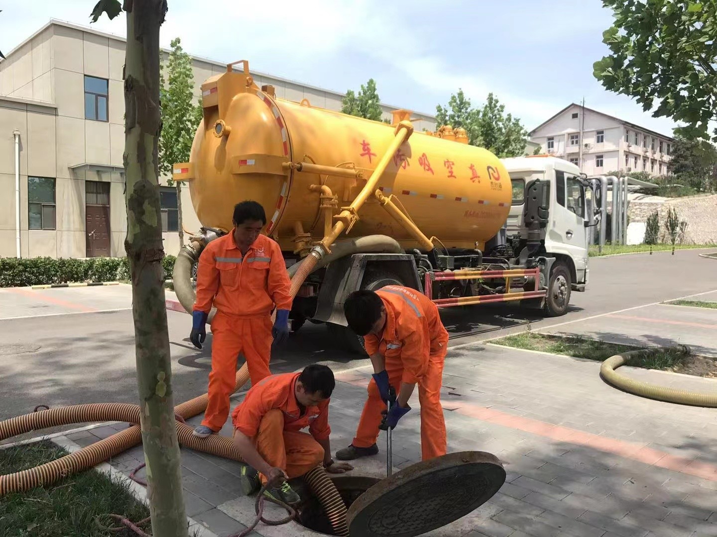 黄骅化粪池清理与5-8吨吸粪车施工效率分析